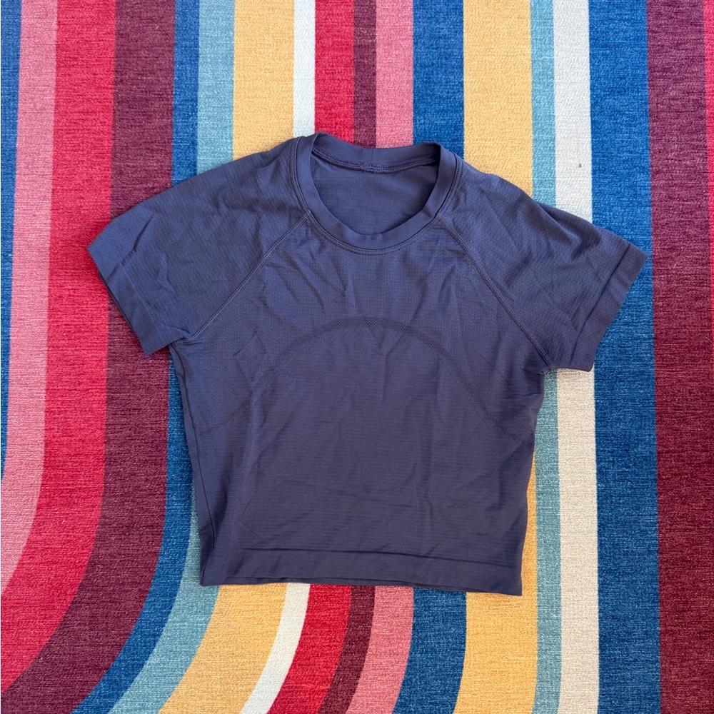Lululemon cropped Purple Short Sleeve Athletic Top